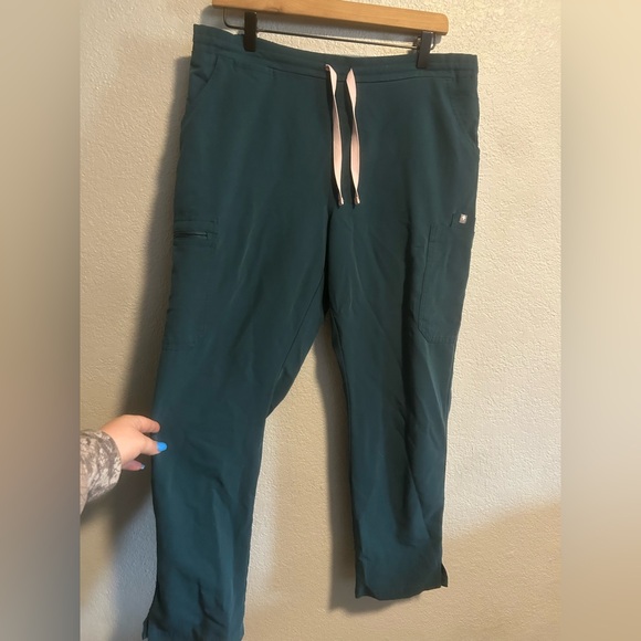 Figs two piece scrub set - Picture 6 of 12